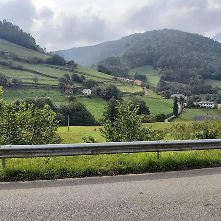 Casa Cernuda * Ferrera de los Gabitos